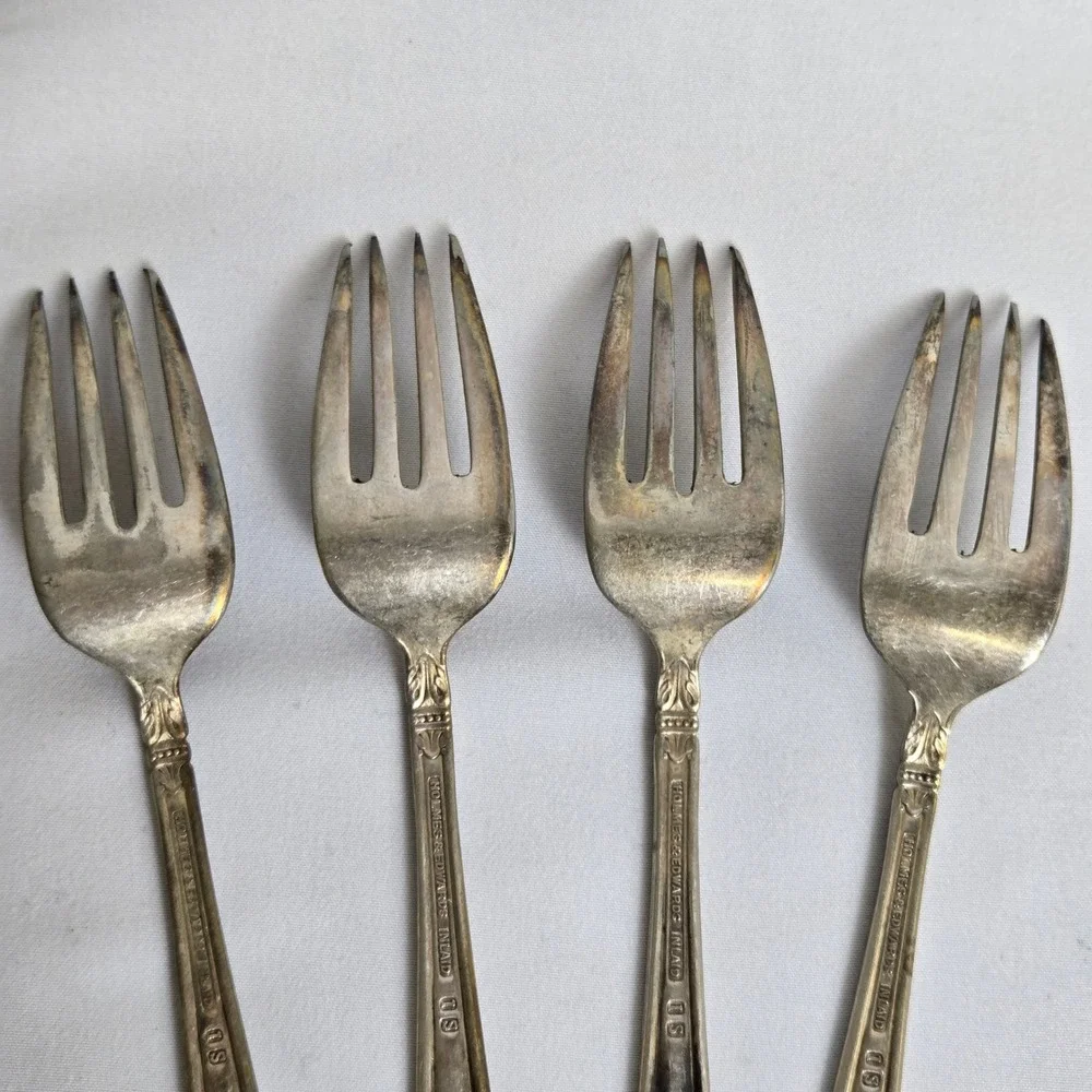 Holmes & Edwards Silverplate Forks,‎ Danish Princess Pattern, 7